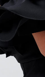 THREE-DIMENSIONAL CURLY BANDEAU DRESS IN BLACK
