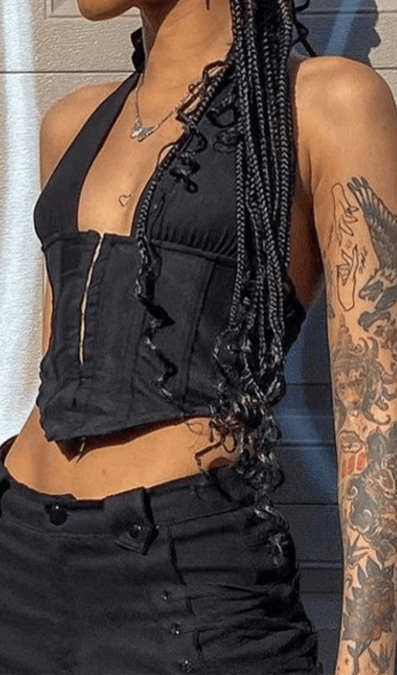 A SMALL VEST WITH A HALTER HOOK IN BLACK